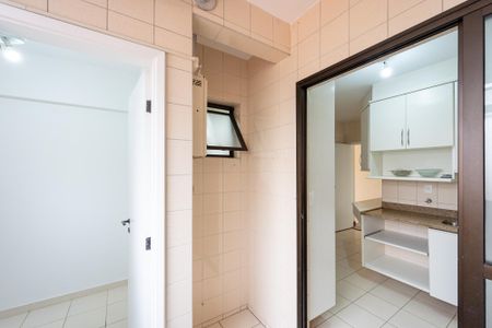 Apartamento à venda com 95m², 3 quartos e 2 vagas Apartamento à venda com 95m², 3 quartos e 2 vagasÁrea de Serviço