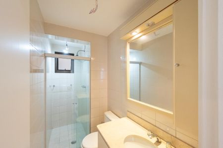 Apartamento à venda com 95m², 3 quartos e 2 vagas Apartamento à venda com 95m², 3 quartos e 2 vagasBanheiro Social