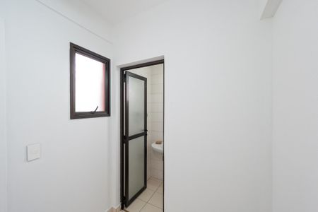 Apartamento à venda com 95m², 3 quartos e 2 vagas Apartamento à venda com 95m², 3 quartos e 2 vagasQuarto de Serviço