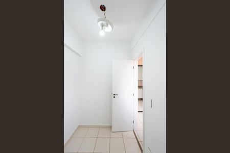 Apartamento à venda com 95m², 3 quartos e 2 vagas Apartamento à venda com 95m², 3 quartos e 2 vagasQuarto de Serviço