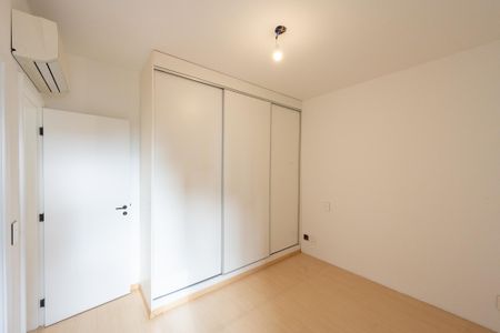 Apartamento à venda com 95m², 3 quartos e 2 vagas Apartamento à venda com 95m², 3 quartos e 2 vagasSuíte
