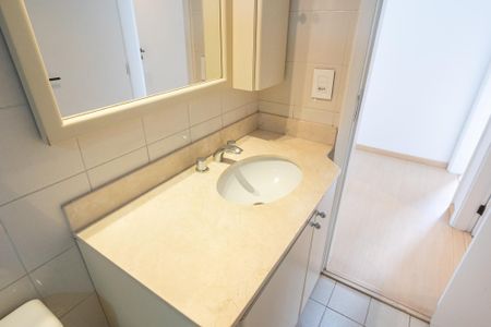 Apartamento à venda com 95m², 3 quartos e 2 vagas Apartamento à venda com 95m², 3 quartos e 2 vagasBanheiro Social