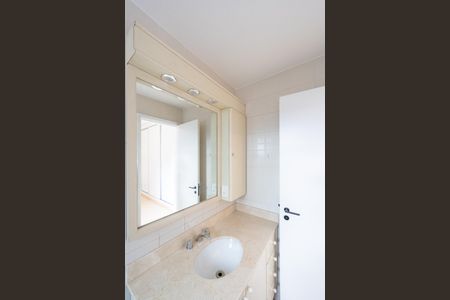 Apartamento à venda com 95m², 3 quartos e 2 vagas Apartamento à venda com 95m², 3 quartos e 2 vagasBanheiro da Suíte