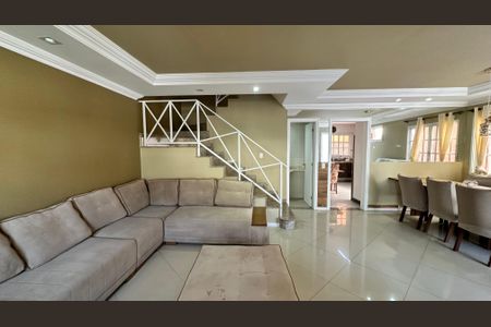 Sala de casa de condomínio para alugar com 4 quartos, 200m² em Vargem Pequena, Rio de Janeiro