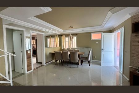 Sala de casa de condomínio para alugar com 4 quartos, 200m² em Vargem Pequena, Rio de Janeiro