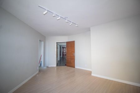 Apartamento à venda com 68m², 2 quartos e 1 vaga Apartamento à venda com 68m², 2 quartos e 1 vagaSala