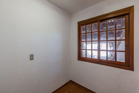 Casa à venda com 230m², 3 quartos e 3 vagasQuarto de Serviço