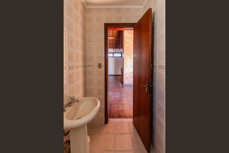 Casa à venda com 230m², 3 quartos e 3 vagasBanheiro 2