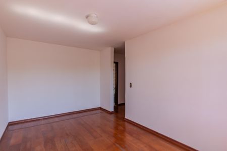 Casa à venda com 230m², 3 quartos e 3 vagasSuíte