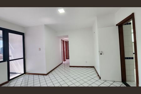Sala de apartamento para alugar com 3 quartos, 96m² em Candeal, Salvador