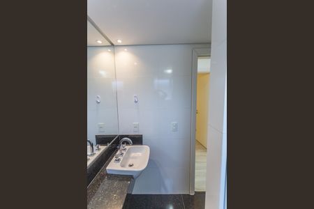 Apartamento à venda com 227m², 4 quartos e 4 vagasBanheiro Social