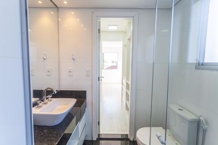 Apartamento à venda com 227m², 4 quartos e 4 vagasBanheiro da Suíte 1