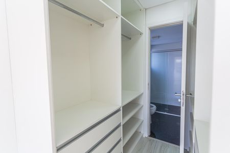 Apartamento à venda com 227m², 4 quartos e 4 vagasCloset da Suíte 1