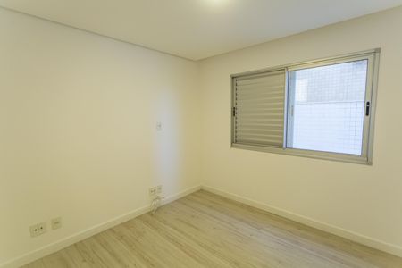 Apartamento à venda com 227m², 4 quartos e 4 vagasQuarto 2