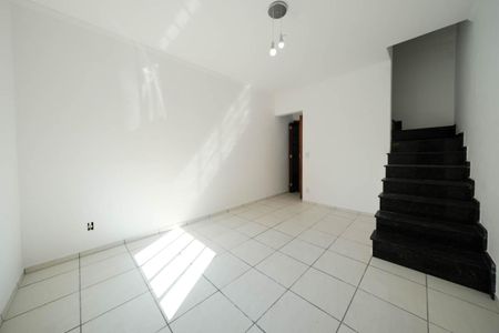 Sala de casa de condomínio para alugar com 2 quartos, 109m² em Vila Libanesa, São Paulo