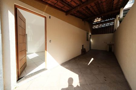 Casa de condomínio à venda com 109m², 2 quartos e 1 vagaGaragem