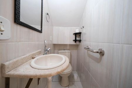 Casa de condomínio à venda com 109m², 2 quartos e 1 vagaLavabo