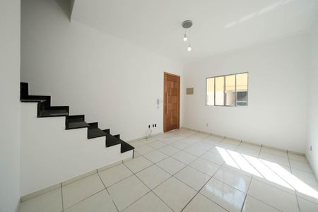 Sala de casa de condomínio para alugar com 2 quartos, 109m² em Vila Libanesa, São Paulo