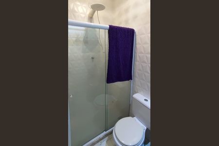 Casa para alugar com 2000m², 4 quartos e 12 vagas Casa para alugar com 2000m², 4 quartos e 12 vagasBanheiro da Suíte 1