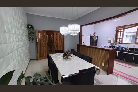 Casa para alugar com 2000m², 4 quartos e 12 vagas Casa para alugar com 2000m², 4 quartos e 12 vagasSala de Jantar