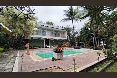 Casa para alugar com 2000m², 4 quartos e 12 vagas Casa para alugar com 2000m², 4 quartos e 12 vagasFachada