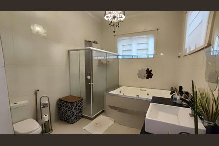 Casa para alugar com 2000m², 4 quartos e 12 vagas Casa para alugar com 2000m², 4 quartos e 12 vagasBanheiro Social