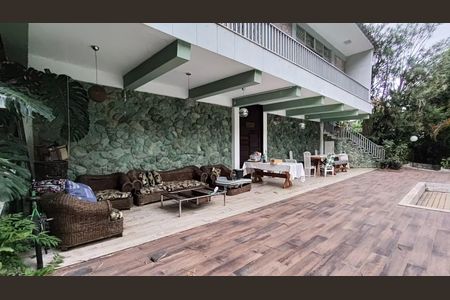 Casa para alugar com 2000m², 4 quartos e 12 vagas Casa para alugar com 2000m², 4 quartos e 12 vagasÁrea Externa