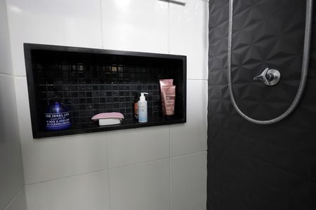 Apartamento à venda com 66m², 2 quartos e 2 vagas Apartamento à venda com 66m², 2 quartos e 2 vagasBanheiro Suíte