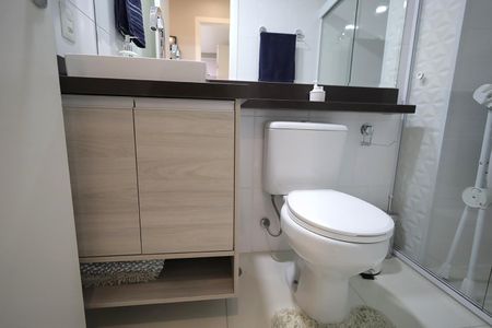 Apartamento à venda com 66m², 2 quartos e 2 vagas Apartamento à venda com 66m², 2 quartos e 2 vagasBanheiro Social