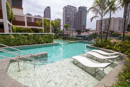 Studio para alugar com 25m², 1 quarto e sem vaga Studio para alugar com 25m², 1 quarto e sem vagaÁrea comum - Piscina