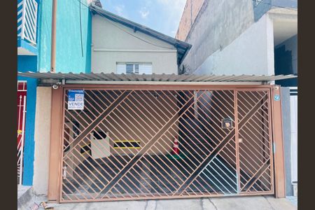Casa à venda com 125m², 2 quartos e 2 vagas Casa à venda com 125m², 2 quartos e 2 vagasPlaca instalada na fachada do imóvel