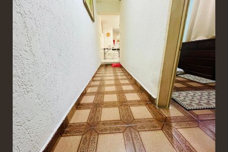 Casa à venda com 125m², 2 quartos e 2 vagas Casa à venda com 125m², 2 quartos e 2 vagasCorredor