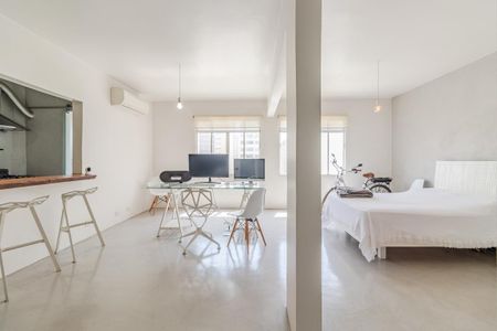 Apartamento à venda com 56m², 1 quarto e sem vagaSala/Quarto