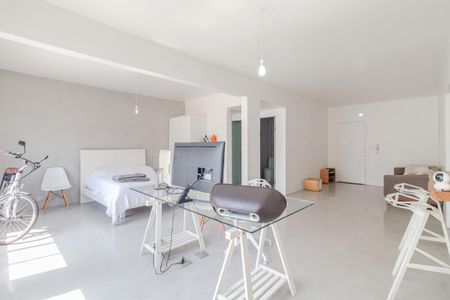 Apartamento à venda com 56m², 1 quarto e sem vagaSala/Quarto