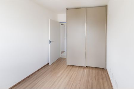 Quarto 1 de apartamento para alugar com 2 quartos, 56m² em Buritis, Belo Horizonte