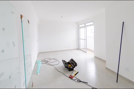 Sala de apartamento para alugar com 2 quartos, 56m² em Buritis, Belo Horizonte