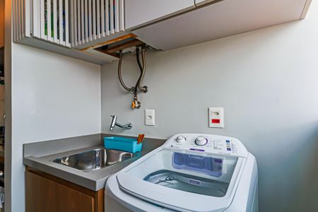 Apartamento à venda com 58m², 2 quartos e 2 vagas Apartamento à venda com 58m², 2 quartos e 2 vagasLavanderia