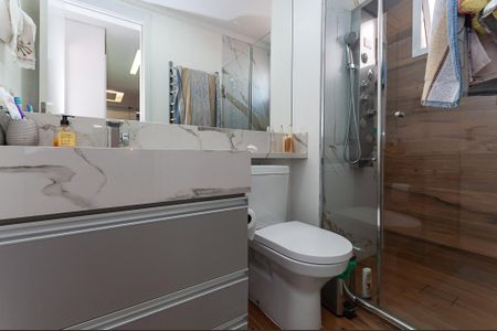Apartamento à venda com 81m², 3 quartos e 2 vagas Apartamento à venda com 81m², 3 quartos e 2 vagasBanheiro Social