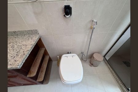 Apartamento à venda com 263m², 4 quartos e 3 vagasBanheiro da Suíte 1