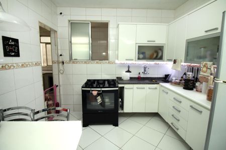 Apartamento à venda com 86m², 2 quartos e 1 vagaCozinha