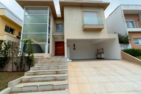 Casa de condomínio para alugar com 300m², 3 quartos e 4 vagas Casa de condomínio para alugar com 300m², 3 quartos e 4 vagasFachada