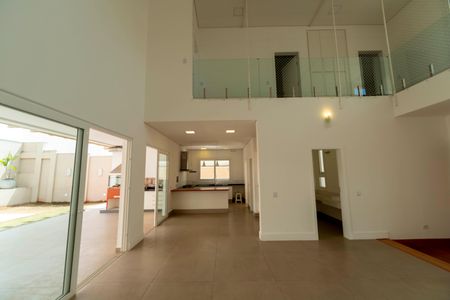 Sala de casa de condomínio à venda com 3 quartos, 300m² em Parque Sinai, Santana de Parnaíba