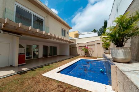 Casa de condomínio para alugar com 300m², 3 quartos e 4 vagas Casa de condomínio para alugar com 300m², 3 quartos e 4 vagasÁrea Externa