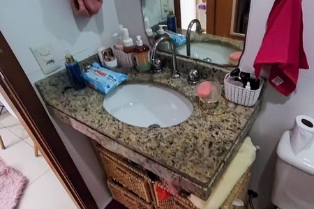 Casa de condomínio à venda com 164m², 3 quartos e 2 vagas Casa de condomínio à venda com 164m², 3 quartos e 2 vagasBanheiro da Suíte 2