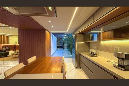 Apartamento à venda com 185m², 2 quartos e 2 vagas Apartamento à venda com 185m², 2 quartos e 2 vagasSala