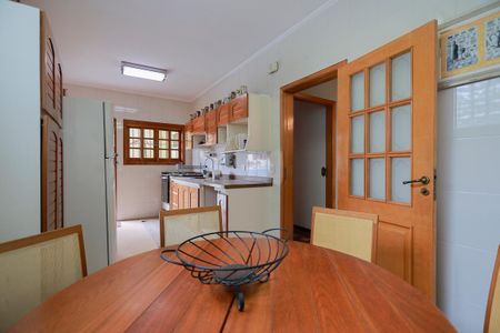 Casa para alugar com 217m², 4 quartos e 3 vagas Casa para alugar com 217m², 4 quartos e 3 vagasCopa