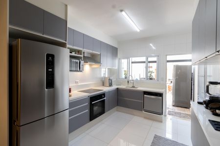 Casa à venda com 144m², 3 quartos e 2 vagas Casa à venda com 144m², 3 quartos e 2 vagasCozinha