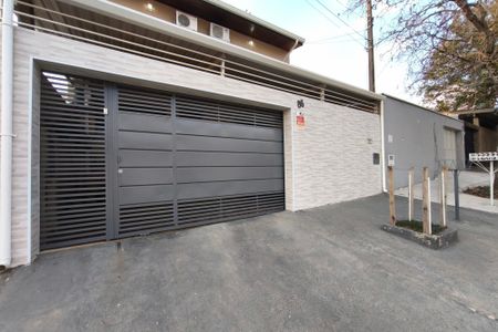 Casa à venda com 150m², 3 quartos e 1 vaga Casa à venda com 150m², 3 quartos e 1 vagaFachada