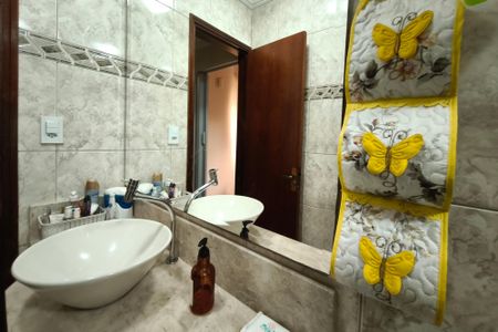 Casa à venda com 150m², 3 quartos e 1 vaga Casa à venda com 150m², 3 quartos e 1 vagaBanheiro Social