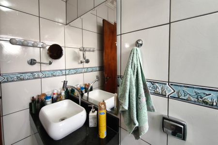 Casa à venda com 150m², 3 quartos e 1 vaga Casa à venda com 150m², 3 quartos e 1 vagaBanheiro Suíte